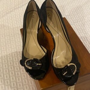 Anne Klein black peep toe heels size 8.5M